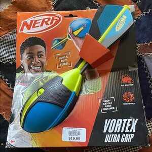 Nerf Vortex Ultra Grip in Blue and Green